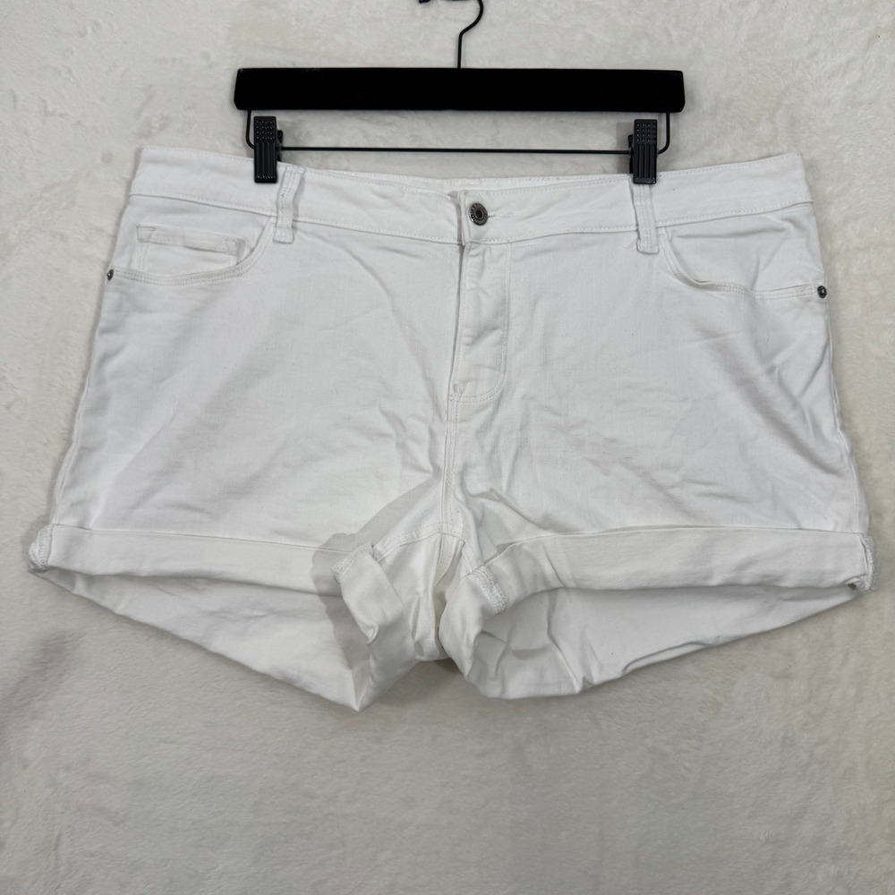 Old Navy Shorts Womens 18‎ Plus White High Rise Secret-Slim Pockets Denim Cuffed